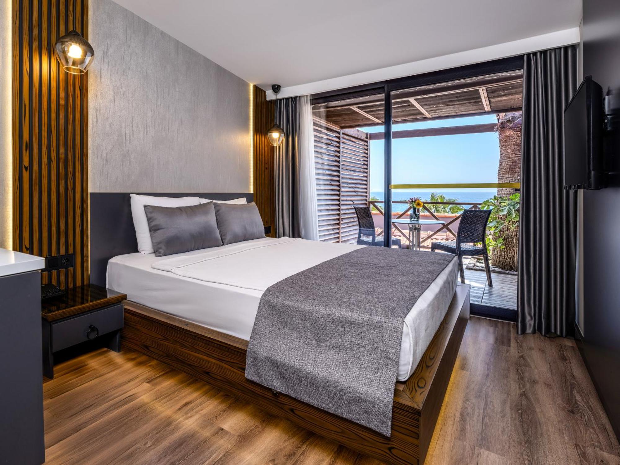 Adora Calma Beach Hotel Adults Only Kızılot Bagian luar foto